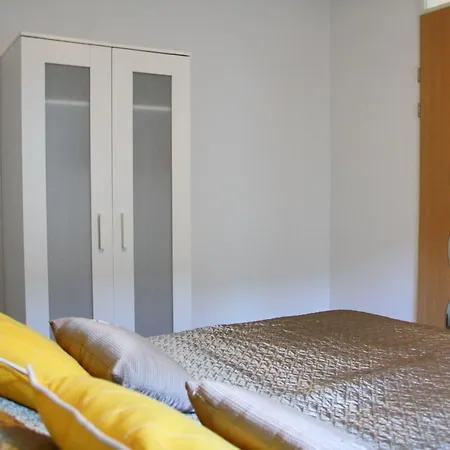 Apartment 02 *